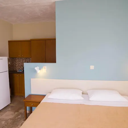 Acropolis Aparthotel 2*