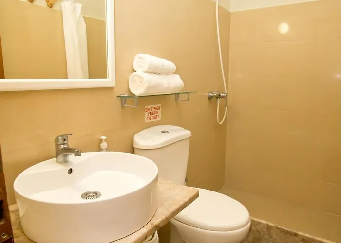 Aparthotel Acropolis 2*