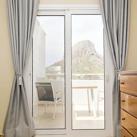 Acropolis Aparthotel 2*