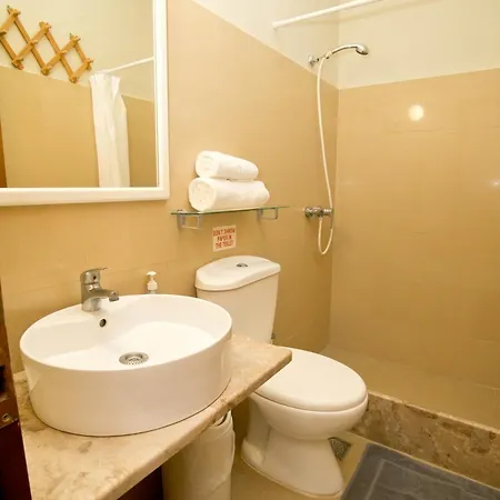 Aparthotel Acropolis 2*